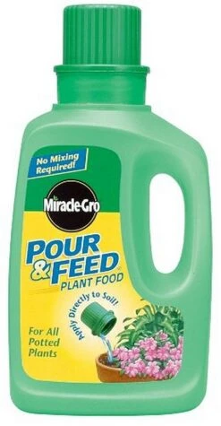 Scotts Miracle-Gro Pour & Feed Liquid Plant Food 32oz Bottle