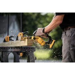 DeWalt 20V MAX 8" Brushless Cordless Pruning Chainsaw (Tool Only) -Stihl Supplies Store dccs623b 6