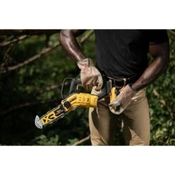 DeWalt 20V MAX 8" Brushless Cordless Pruning Chainsaw With 3aH Battery -Stihl Supplies Store dccs623b 9 1